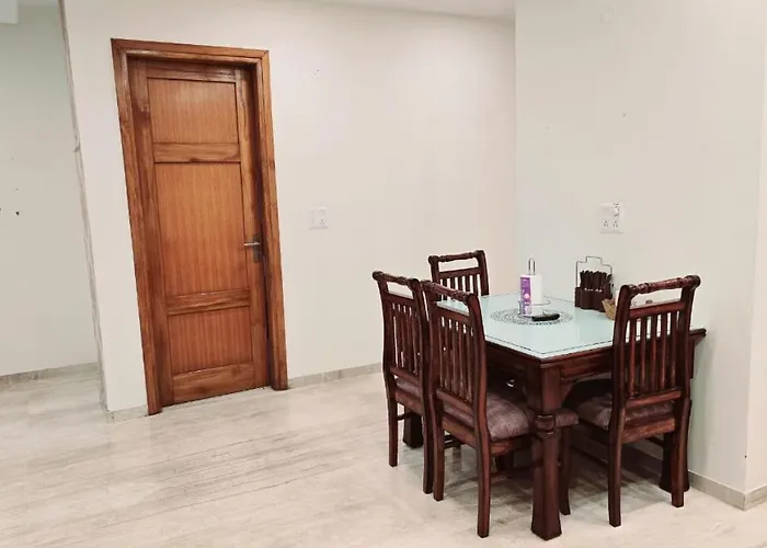 Kamz Homestay Chandigarh 35