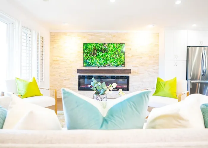 Grand Lux 4Br Prime Location & Serene Yard