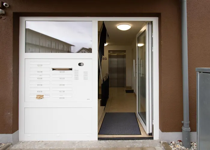 Bessa Homes Deluxe Apartment 6 Personen Klima Garten King Size Betten