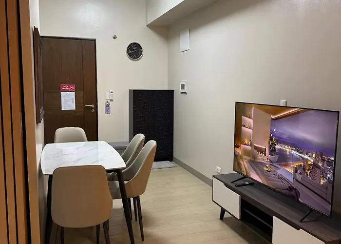 Superior Studio Eastwood Global Plaza Luxury Residence