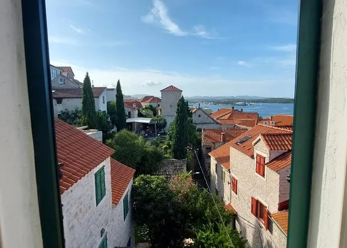 Torriano Holiday House