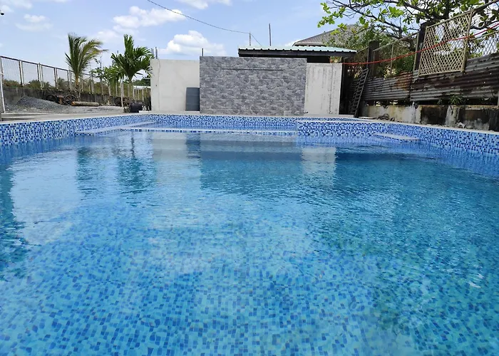 Calishores Beachfront Resort