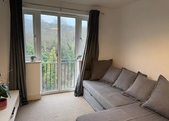 Apartment Near Luton Airport, Train Station & Football Club