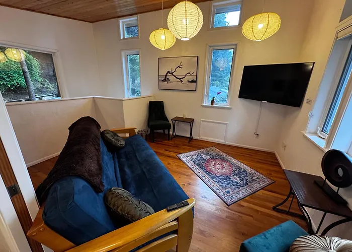 Ravens Nest Tranquil Forest Suite 5 Min To Downtown Arcata With Stunning Redwood Views