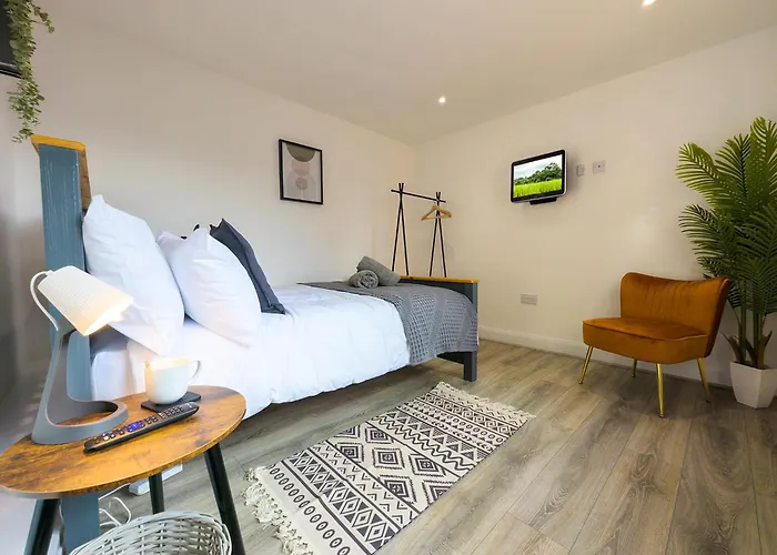 Workstay Albert Road Contractor & Work Stays