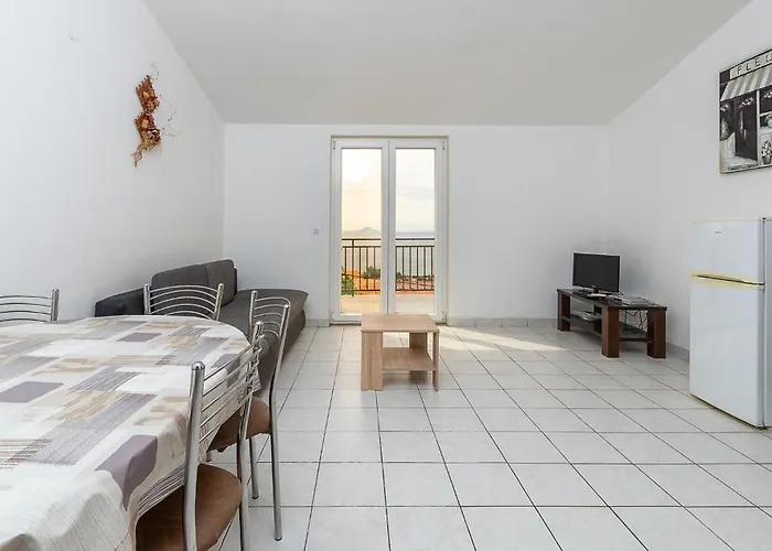 3 Bedroom Cozy Home In Rabac