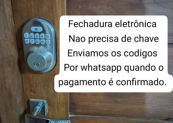 Flat na área central de Valadares Com AR garagem wifi cozinha completa para grupos ou casais