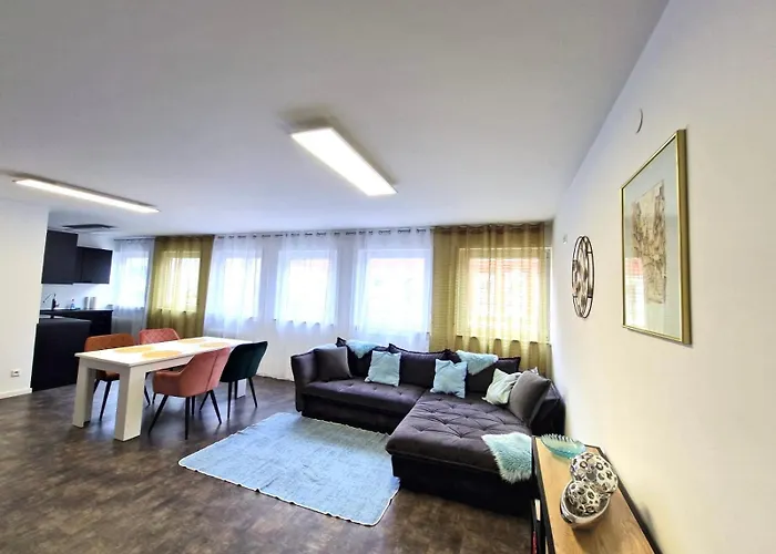 Zentrale Wohnung In Goeppingen, Bahnhof Fusslaeufig Erreichbar