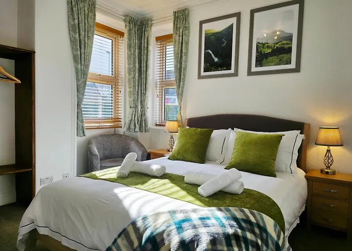 Inverness City 4 Bedroom House Free Parking