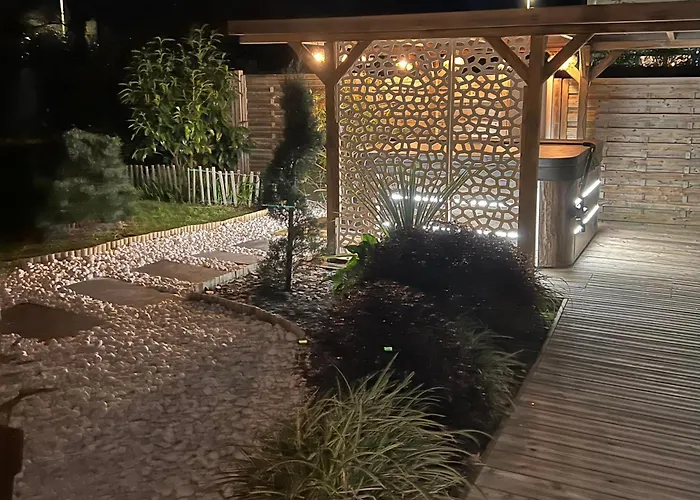 Mini Villa D'Exception Avec Piscine Jacuzzi Sauna Et Home Cinema Prives