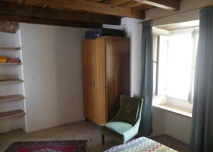 Charmantes Pfarrhaus mit Seeblick und Garten