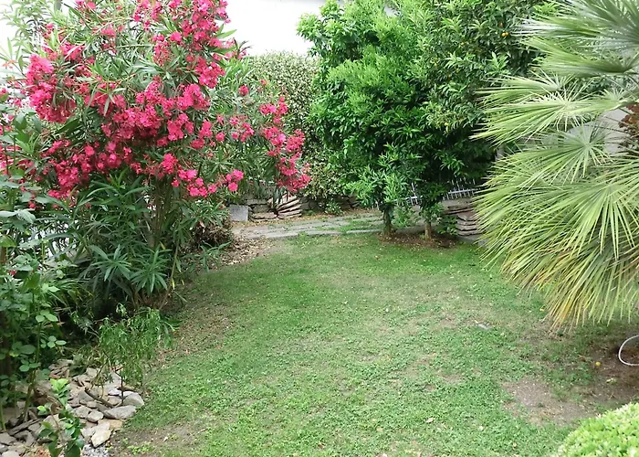 Charmantes Pfarrhaus mit Seeblick und Garten