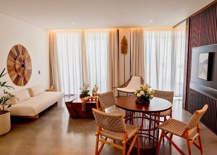 Nanii Hotel
