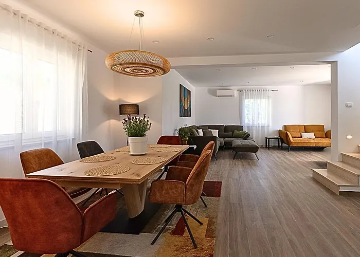 Villa Kortus Luxury Modern Villa Near Petram Resort, Beach 700M And Adriatic Golf Resort