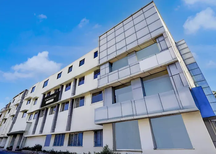 Townhouse Porur Formerly Welcome Inn
