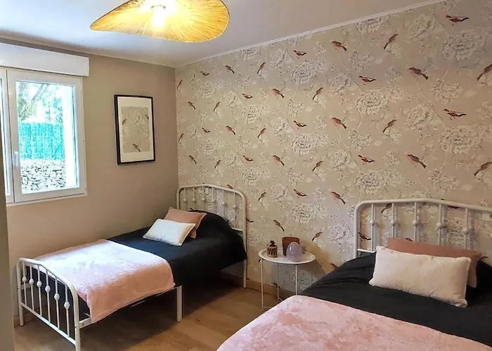 Logement Lumineux Bord De Foret