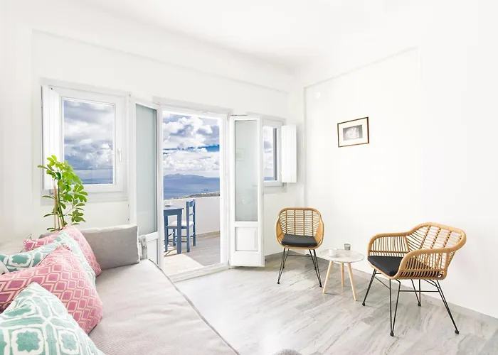 Phaos Santorini Suites