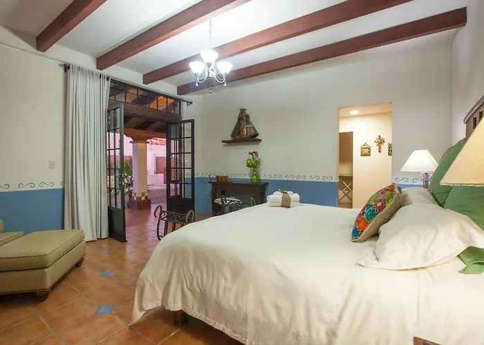 Private Pool, Walk To Malecon, 2 Bedroom Estilo Hacienda