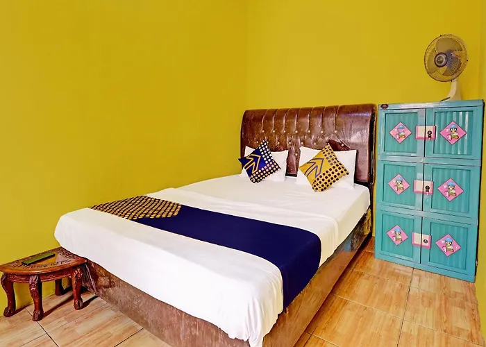 Oyo Life 91478 Wisma Aura Syariah