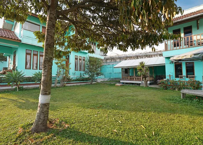 Oyo 93248 Villa Syariah Astuti Lestari