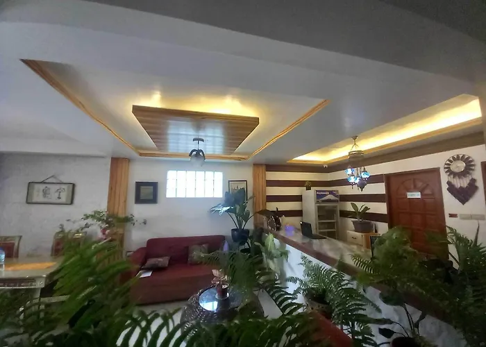Thrivers Hometel White Beach Puerto Galera