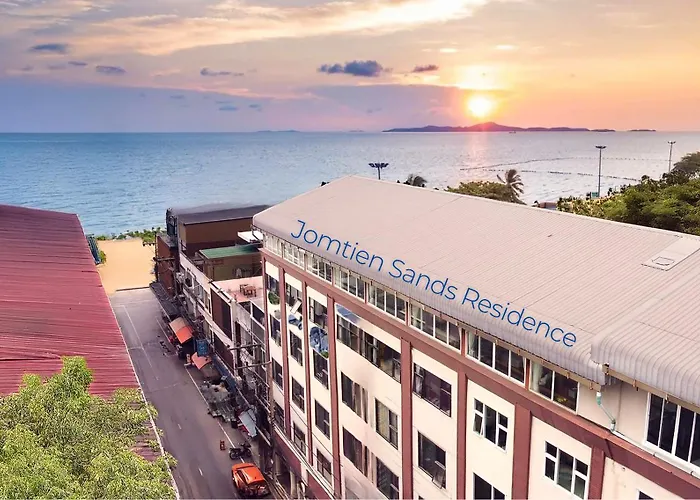 Jomtien Sands Residence - Beachfront, Relax & Amazing Seafood Dining