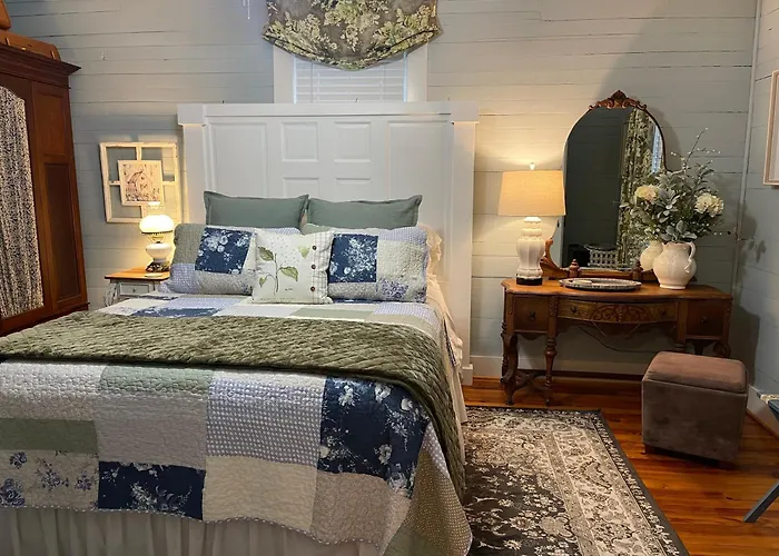 Yellow Daisy Bed And Breakfast