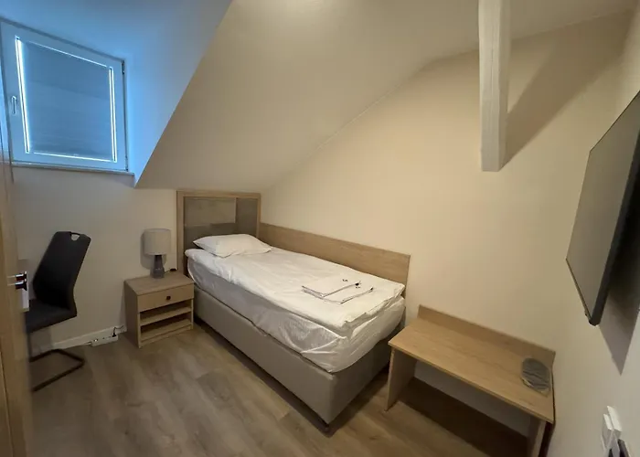 Promenaden Hotel