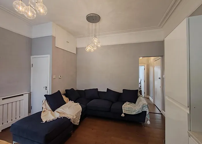 Easy Too Stay Molyneux Park Road