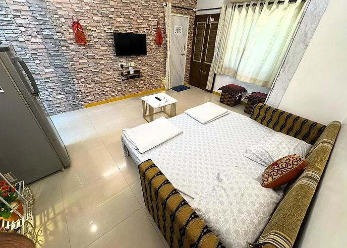 Homeland Stay - Private Floor - 3Bhk- 3Balcony-3Bathroom