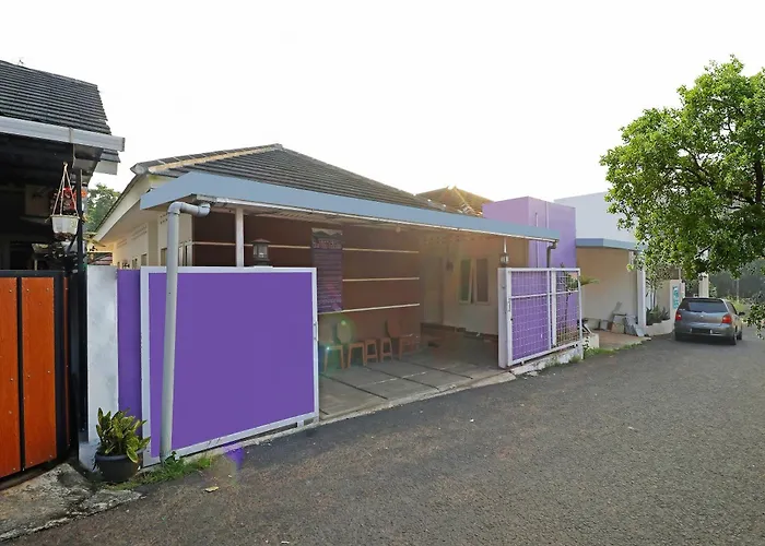 Oyo Life 91504 De Vila Ungu Syariah
