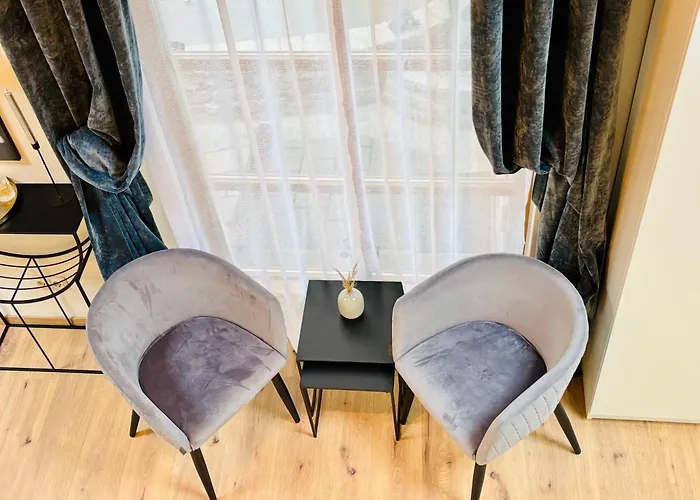 MoonDayHomes - TopLocation I 4Persons I Gallery Maisonette Boutique Apartment PERA