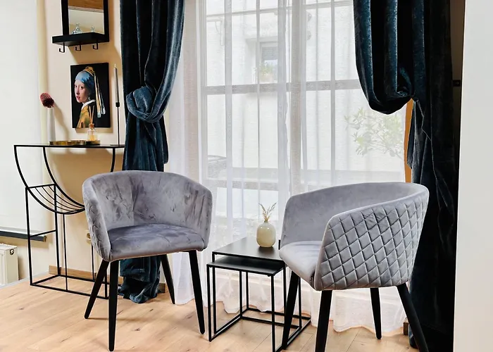 MoonDayHomes - TopLocation I 4Persons I Gallery Maisonette Boutique Apartment PERA