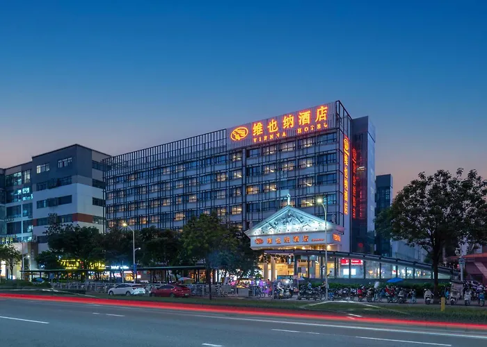 Vienna Hotel Shenzhen Fuyong Subway Station