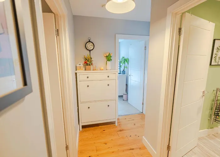 Stunning Bright Two Bedroom Apartment In Southbourne