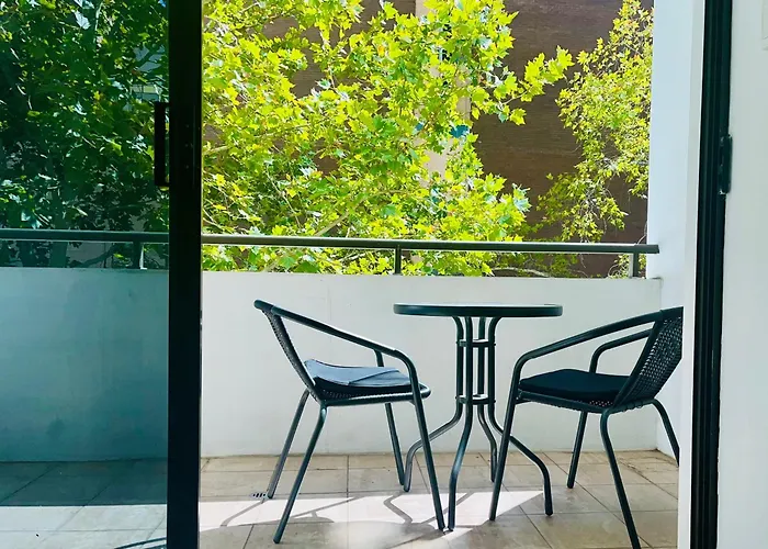 A City Oasis 101 - Full Apartment With Balcony