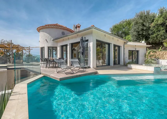 Villa Climatisee Au Lavandou Avec Vue Mer Avec Piscine Chauffee