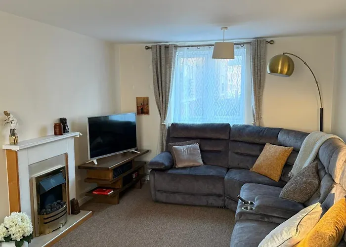 Modern And Cozy 1 Bedroom Apartment
