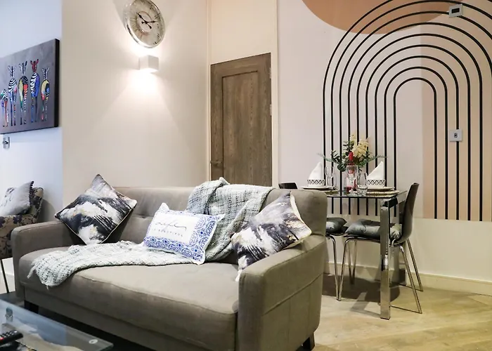 Cozy Luxury Apartment In The Heart Of Slough -The Bethel Suite