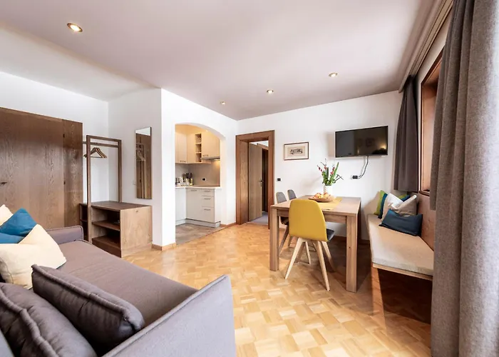 Waldelerhof- Appartements In Meransen