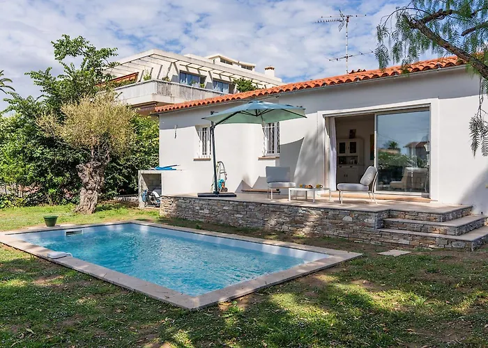Pretty House With Pool In Cagnes-Sur-Mer