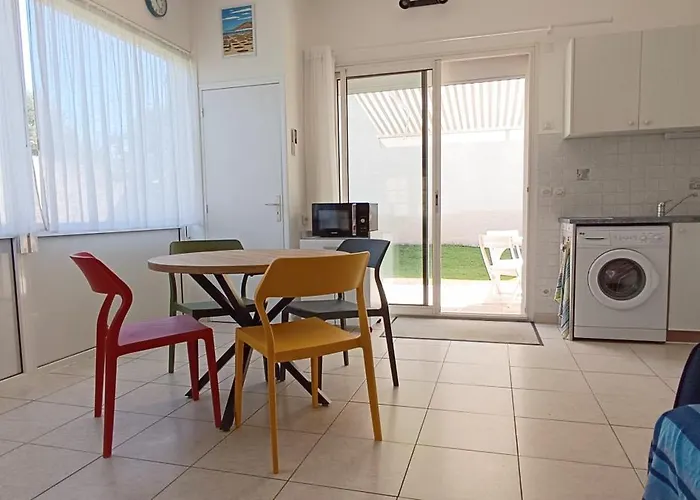 Gite Meuble Pour 1,2,3,4 Pers Avec Piscine A Partager