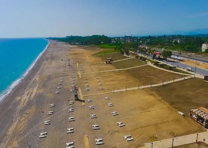 Ormanin Icinde Genis Havuzlu Triplex Villa