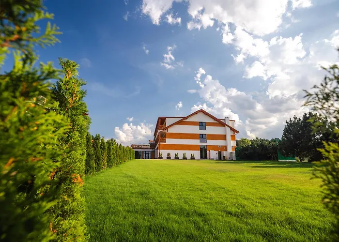 Hotel Mazurkowa & Wesela & Imprezy & Konferencje Jelenia Gora, Obok Restauracja Mazurkowa Chata