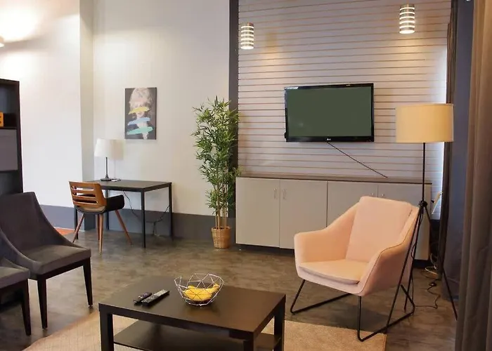 Industrial Chic Studio, Unit B