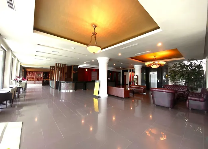 Hotel Golden Season