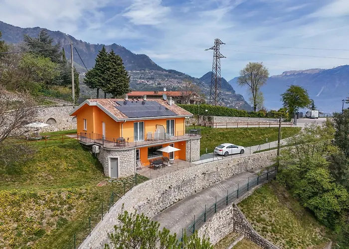 Orange House Relax