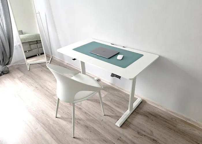 Fh-Naehe: Modernes Apt Mit Balkon