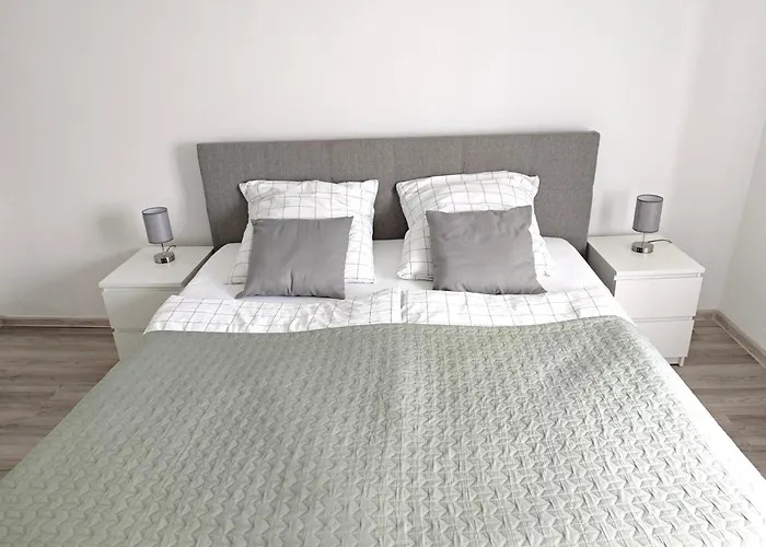 Fh-Naehe: Modernes Apt Mit Balkon