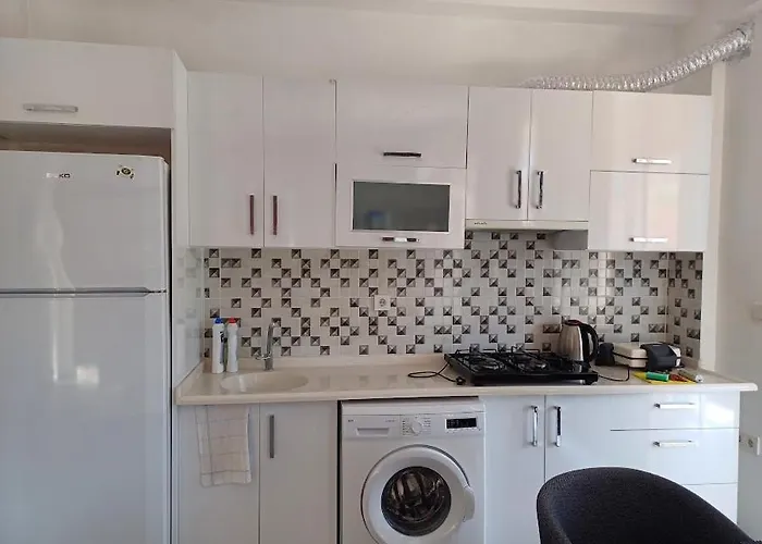 Paddys Apartments, Hisaroenue